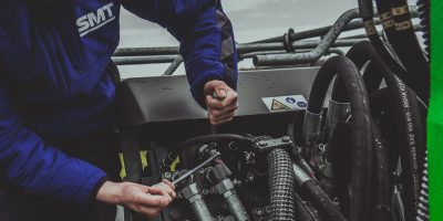collaborateur de smt avec machine